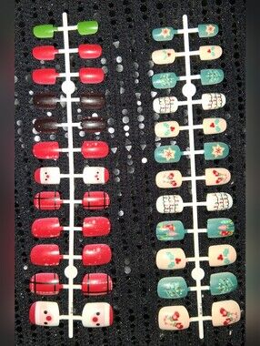 2 Sets Of Christmas Press-On Fingernails 48pcs